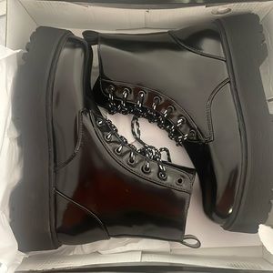 BRAND NEW 7.5 black boots